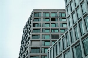 Leichter Anstieg bei den kotierten Immobilienfonds im November