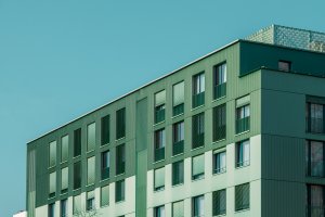 Ende April bleibt die Performance der nicht kotierten Fonds weiterhin höher als jene der kotierten Fonds