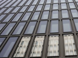 UBS poursuit son retour sur le marché des capitaux