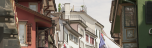 Le nombre de transactions chute, les prix baissent