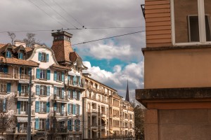 Perspective réservée pour l'immobilier commercial en 2025