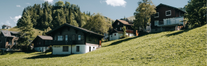 Les zones à bâtir non construites restent nombreuses en Suisse